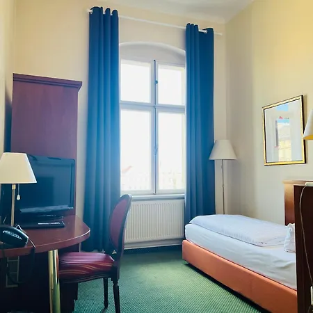 Am Luisenplatz 4*